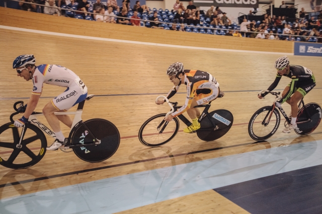 The men's scratch race